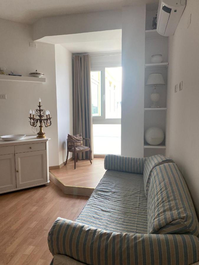 Sky And Sea Apartment Каляри Екстериор снимка