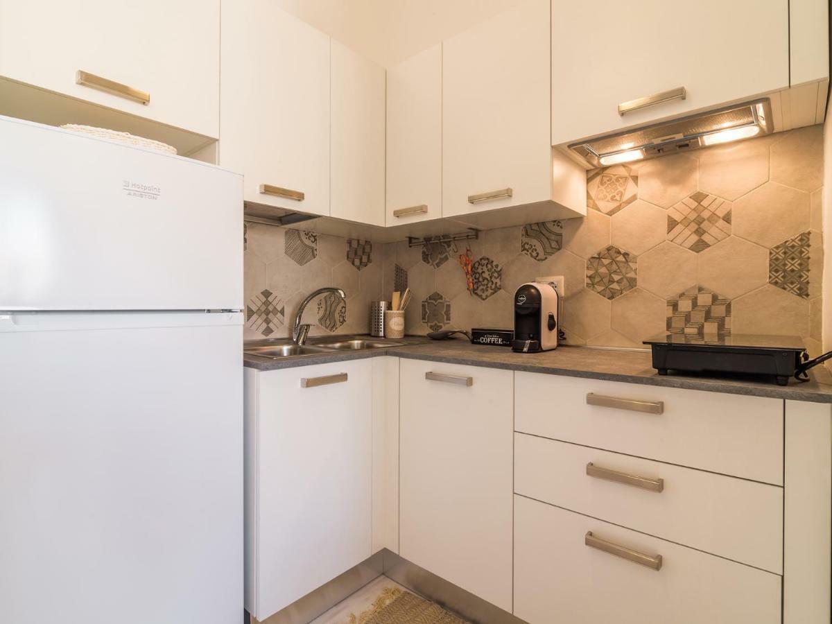 Sky And Sea Apartment Каляри Екстериор снимка